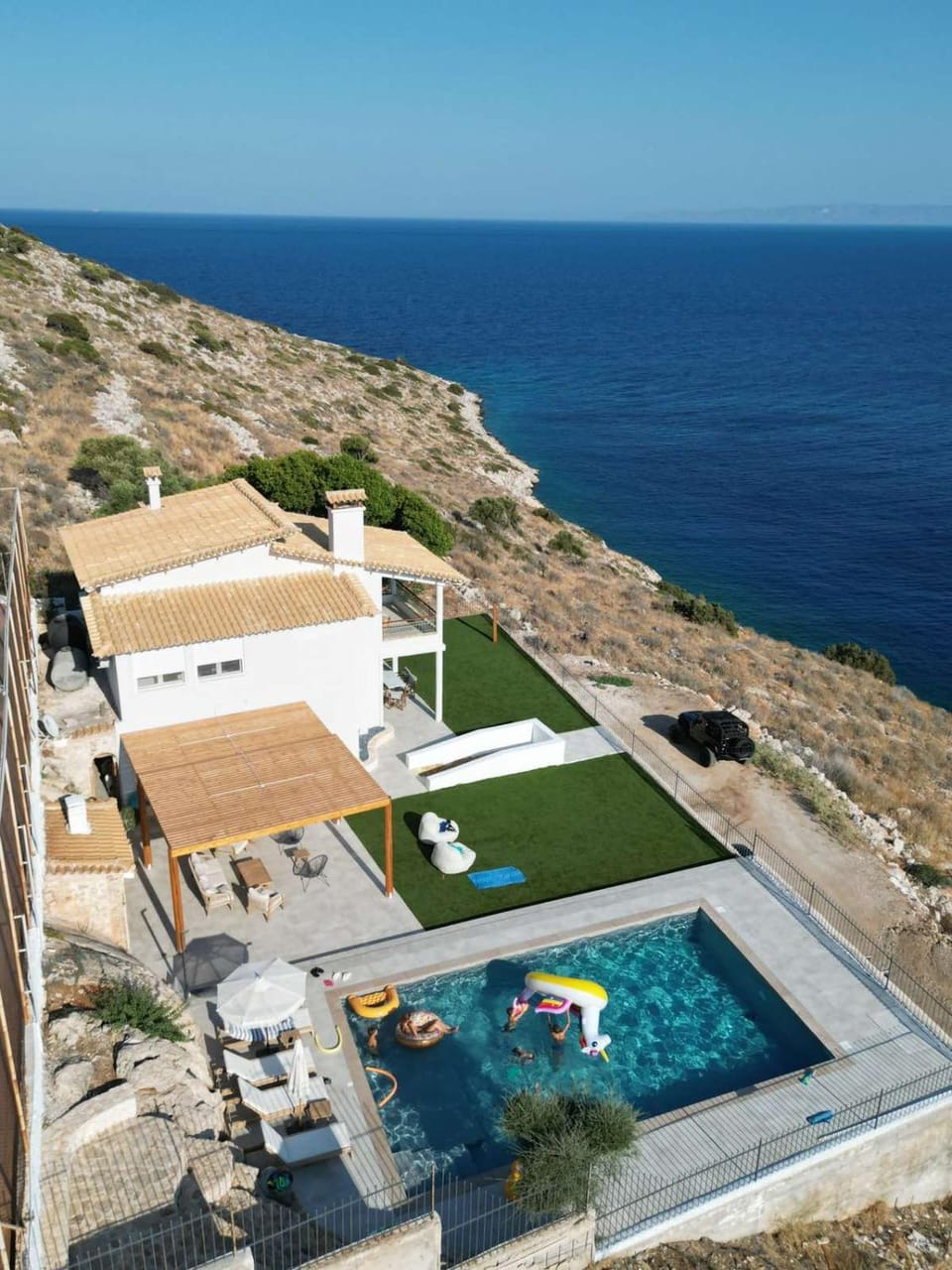 Property building, Bird's eye view, Swimming pool