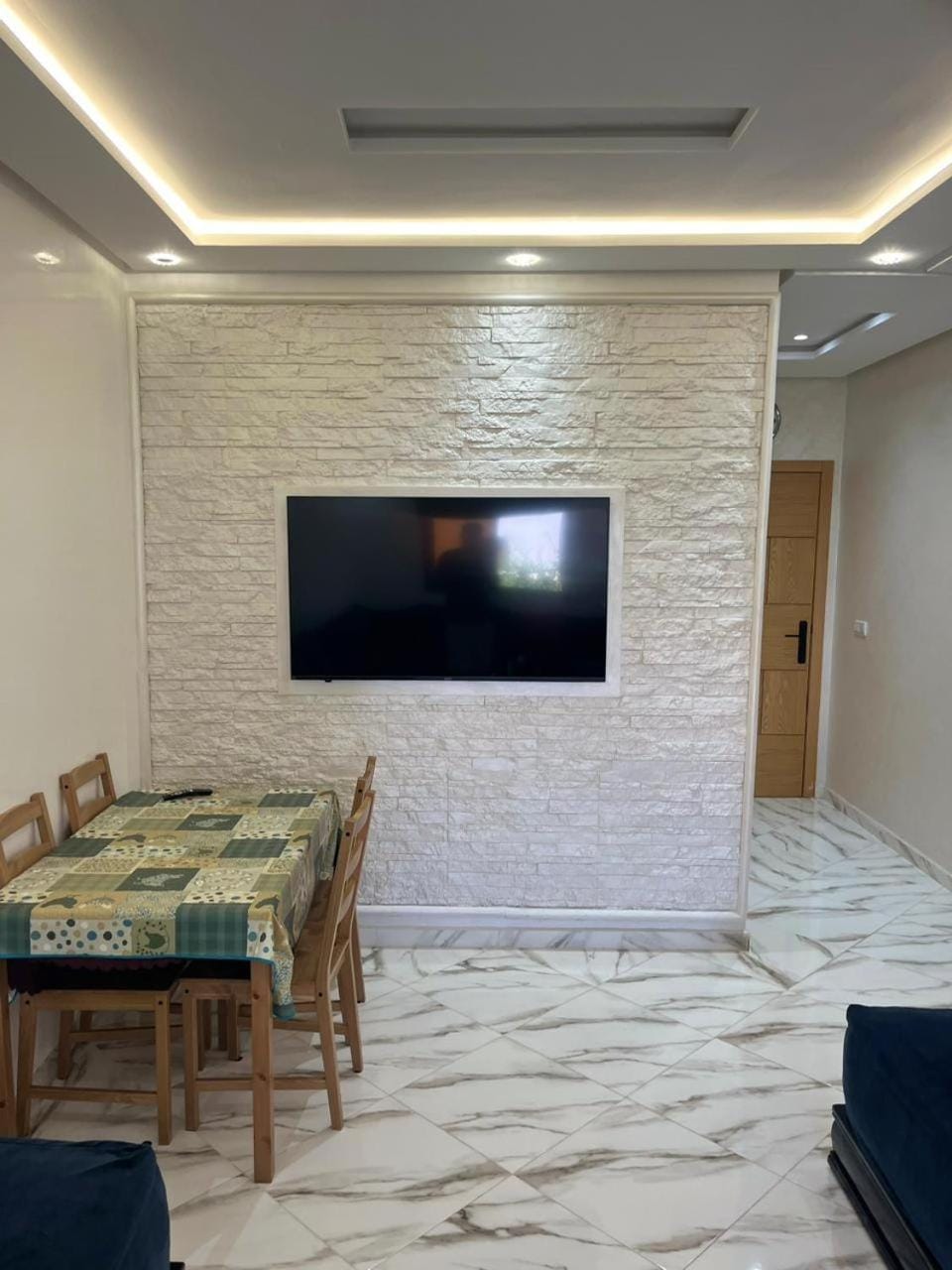Communal lounge/ TV room, TV and multimedia, Living room