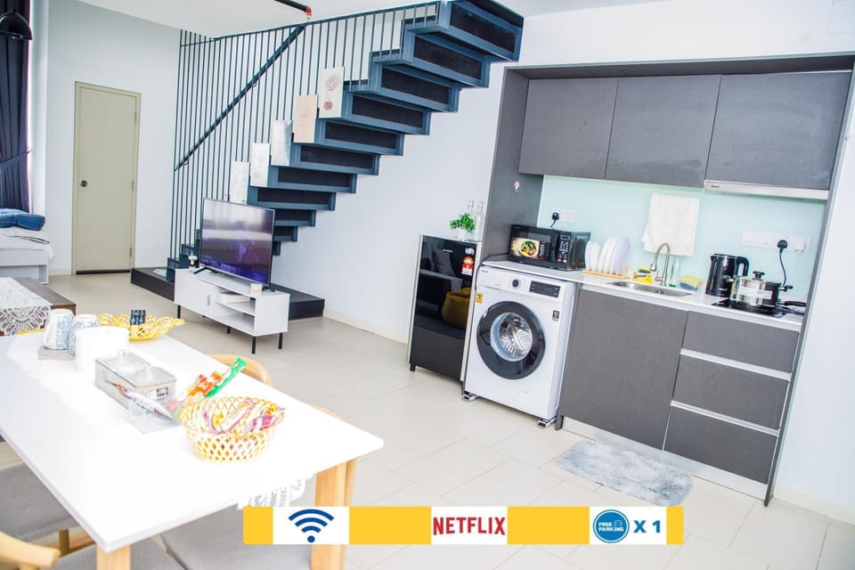 Communal lounge/ TV room, TV and multimedia, Seating area, washing machine