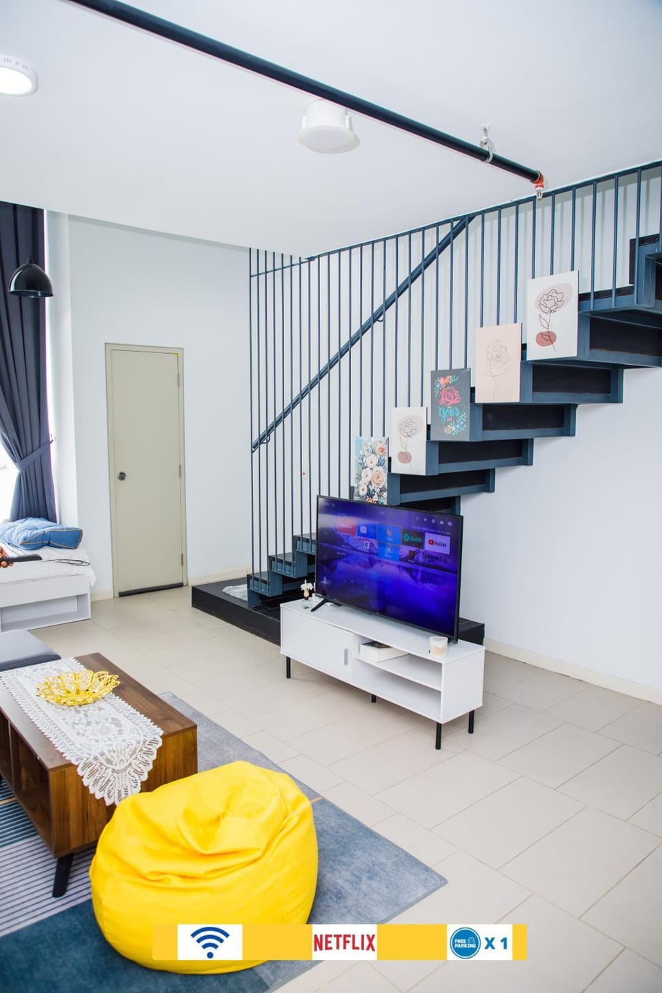 Seating area, Internal: Not applicable to any particular room