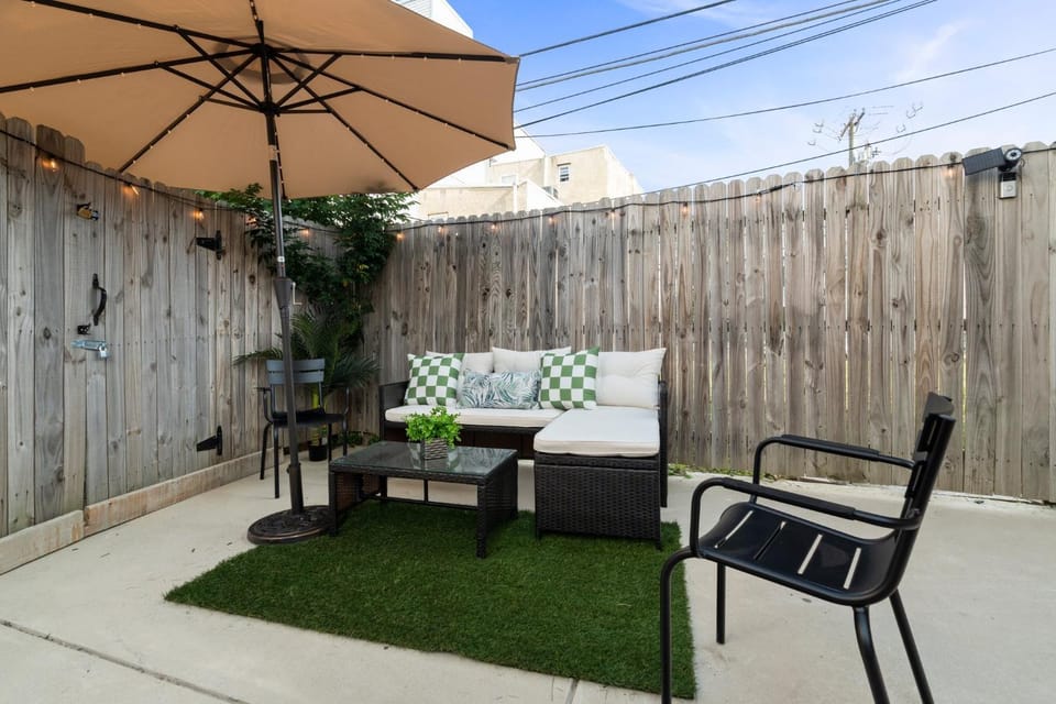 Patio, Day, Seating area, Garden view