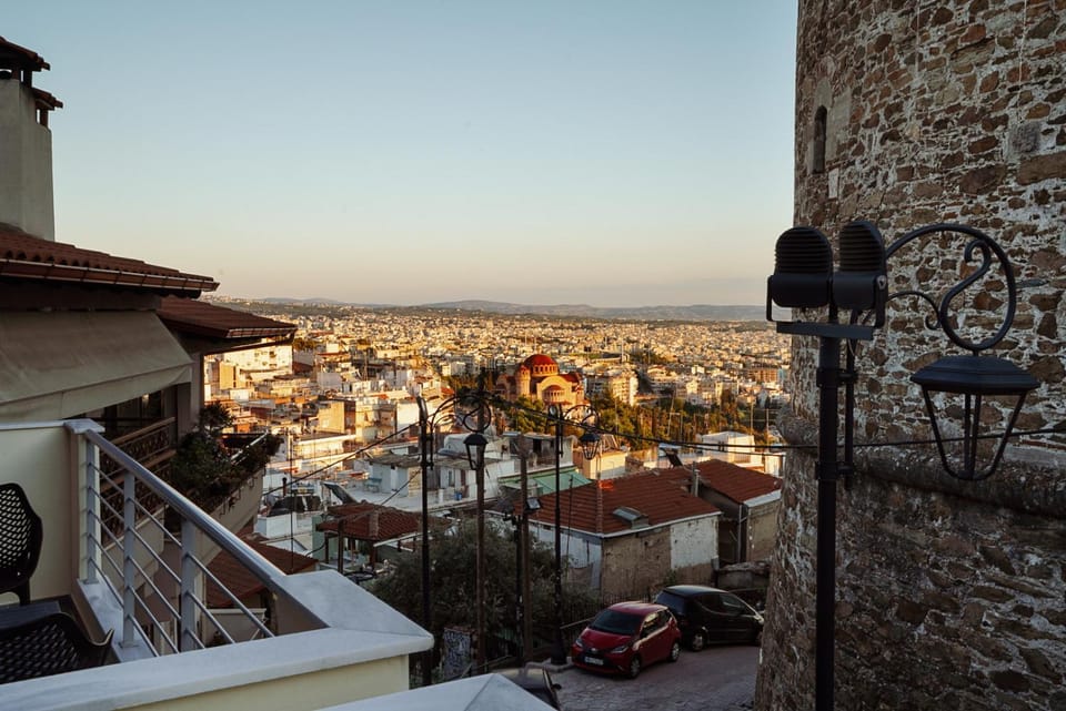 Day, Neighbourhood, Natural landscape, Bird's eye view, City view, Street view