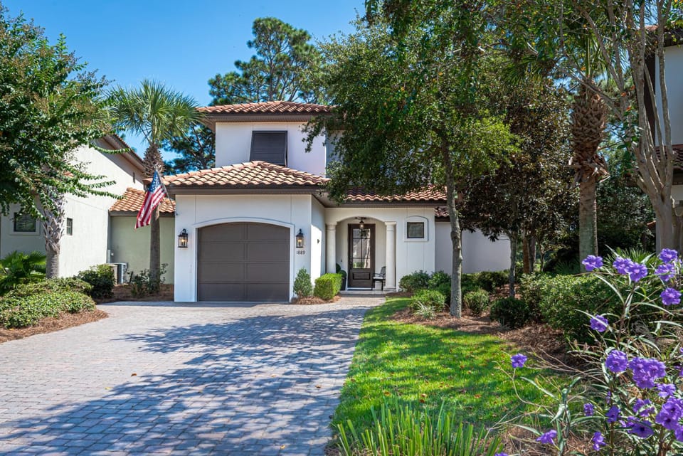 Villa Lago 1889 - Mermaid Manor House in Miramar Beach