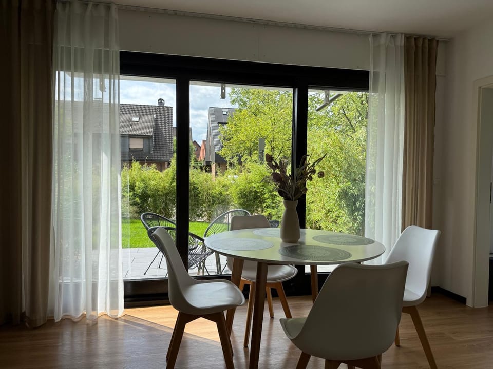 Renovierte Doppelhaushälfte in bester Lage Apartment in Oberhausen