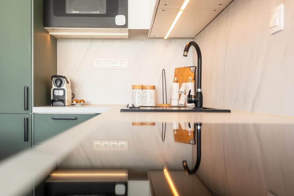 Kitchen or kitchenette