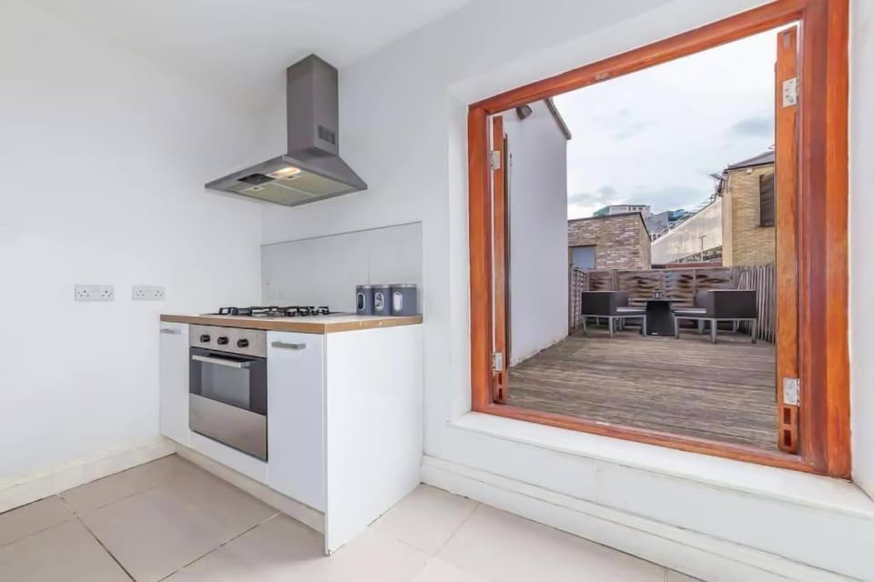 Kitchen or kitchenette, stove