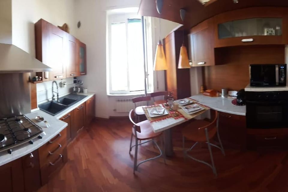 Casa del Colibrì, Genova Sestri Ponente Parcheggio Apartment in Genoa