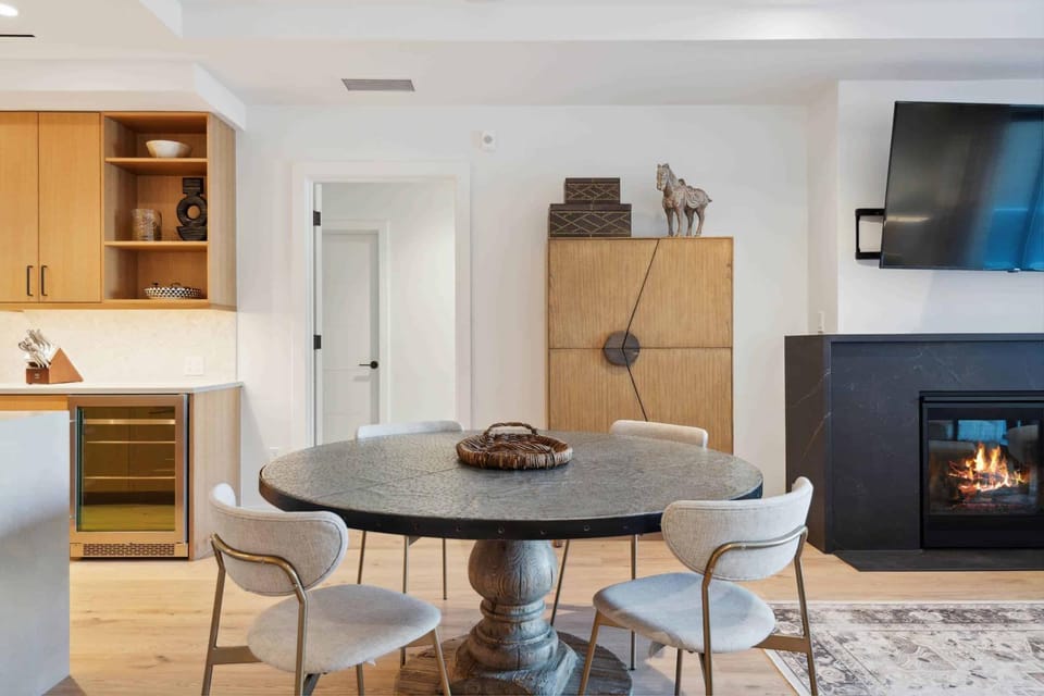 Frontgate 210 by East West Hospitality Apartment in Avon