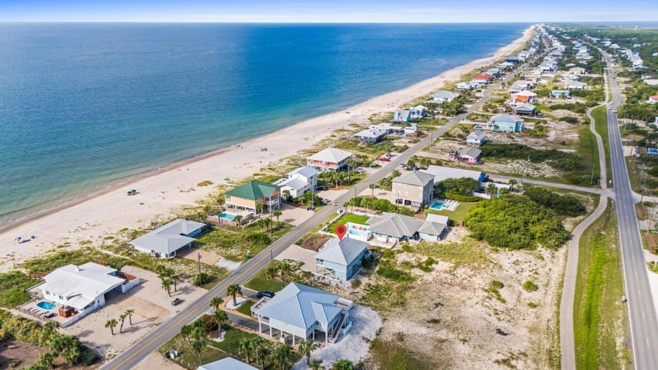 The Extra Mile-2BR-Across from beach House in Saint George Island