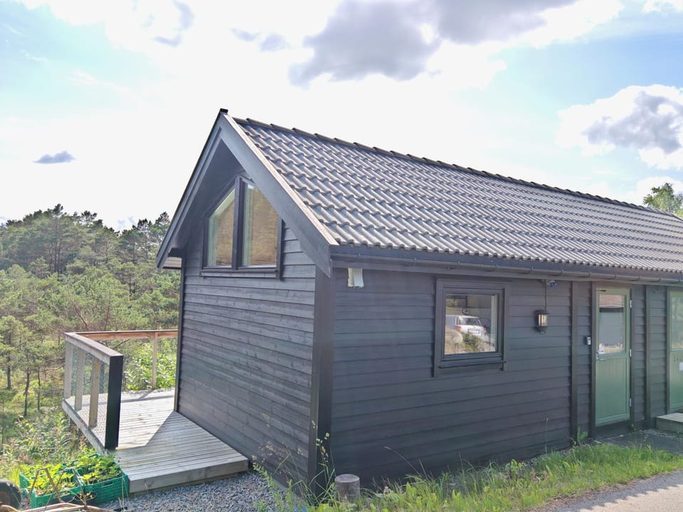 Karlshytta, Valevåg House in Rogaland