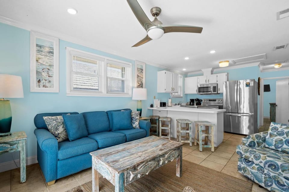 Sunflower 2, Beachfront Apt, pets allowed House in Saint George Island