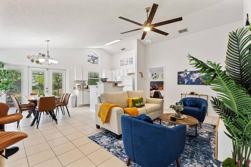 Living room, Seating area