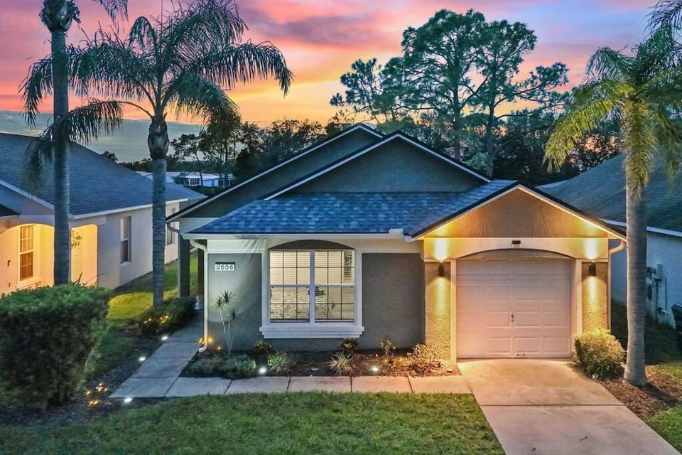 Property building, Neighbourhood, Garden, Street view