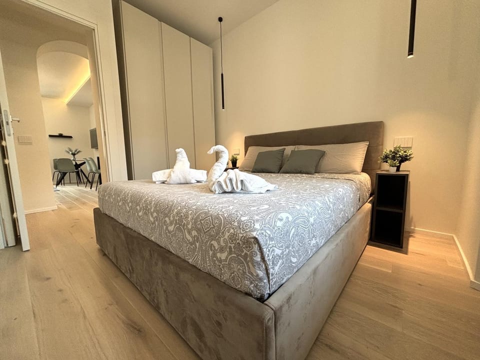 Bed, Photo of the whole room, Bedroom, towels, wardrobe