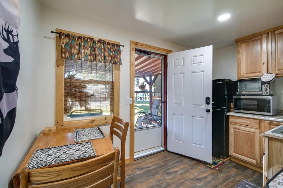 Resort Cabin on the River ~ 21 Mi to Crater Lake! Cabin in Oregon