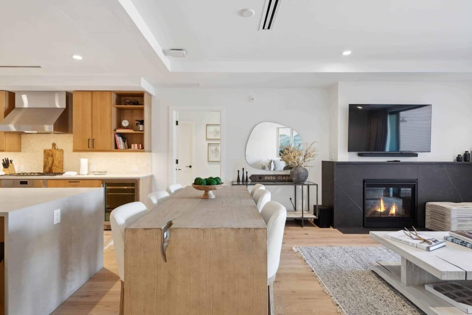 Frontgate 310 by East West Hospitality Apartment in Avon