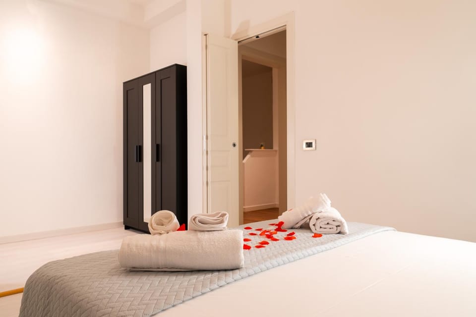 Bed, Photo of the whole room, Bedroom, towels, wardrobe