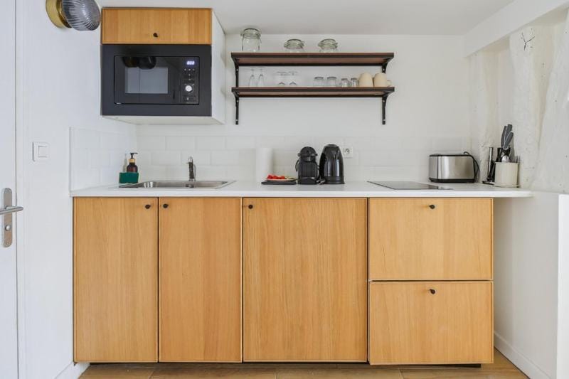 Kitchen or kitchenette