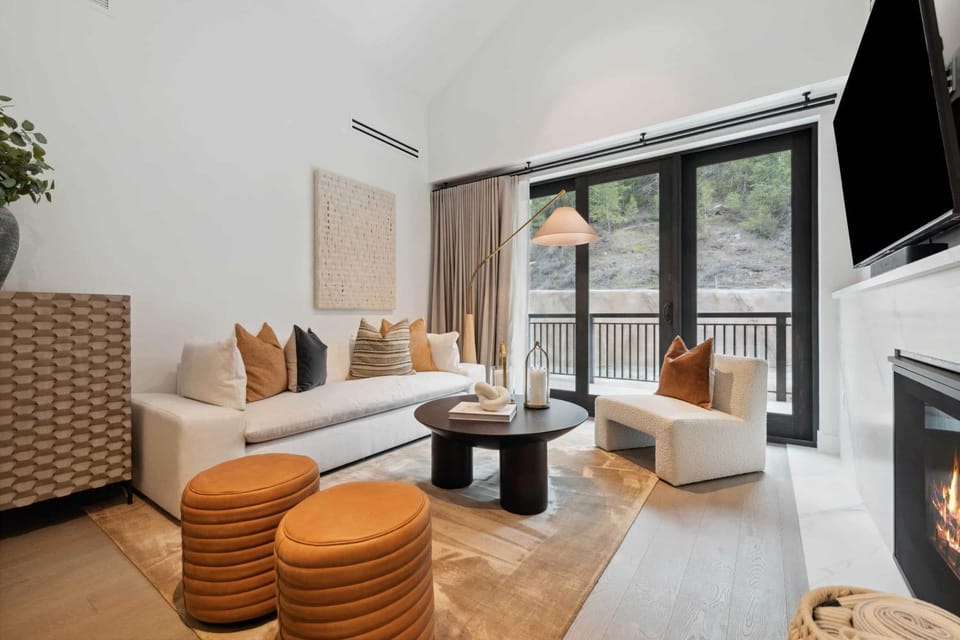 Frontgate 415 by East West Hospitality Apartment in Avon