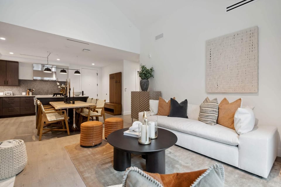 Frontgate 415 by East West Hospitality Apartment in Avon