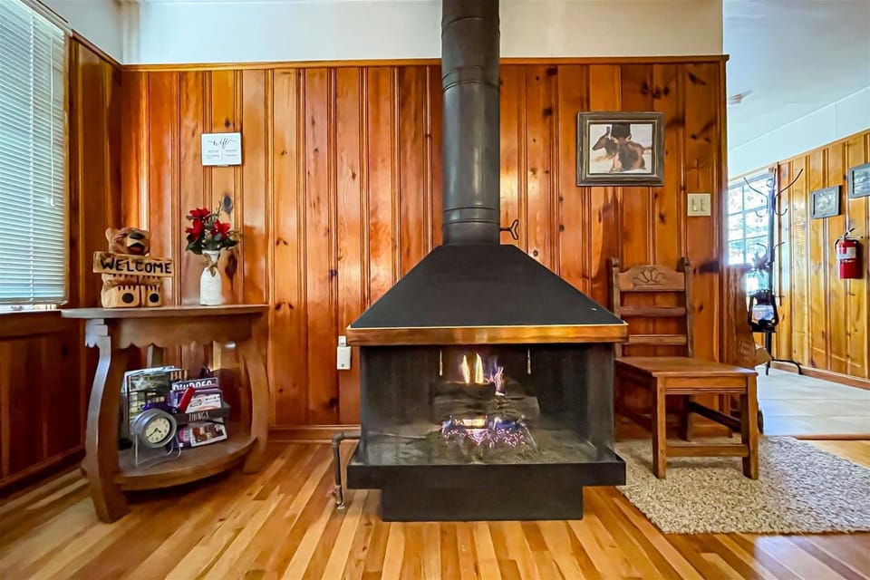 Elk Crossing Cabin Cabin in Ruidoso
