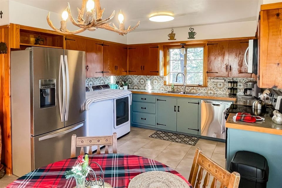 Elk Crossing Cabin Cabin in Ruidoso