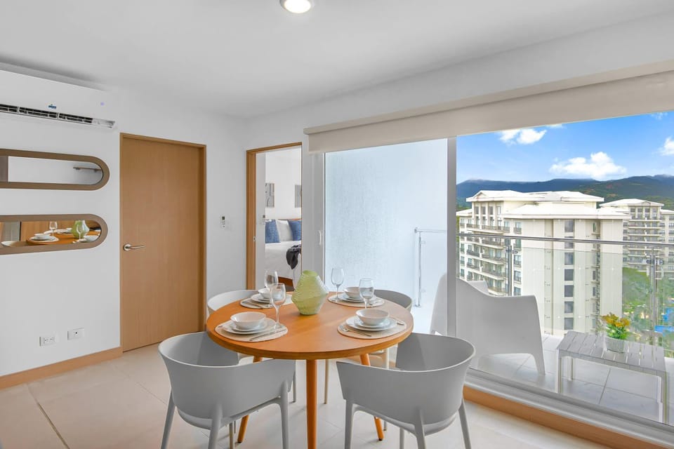 View (from property/room), Balcony/Terrace, Dining area