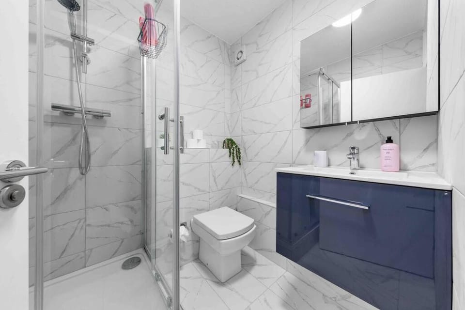 Sleep14 in Victoria London 43VPR Apartment in City of Westminster
