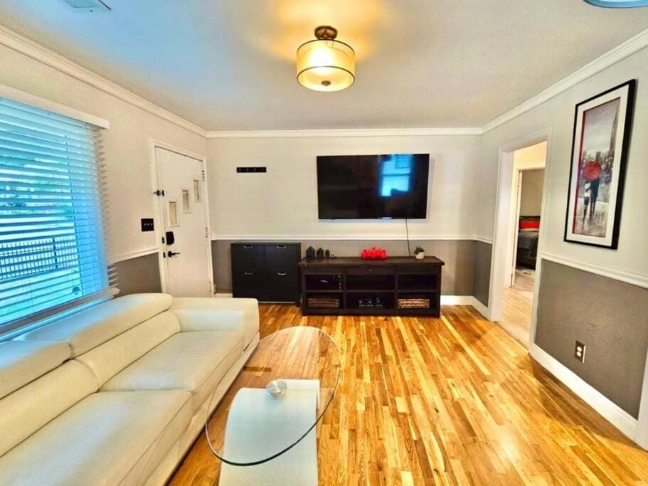 Midtown Gem: Walk to Attractions-Sleeps 8 House in Atlanta