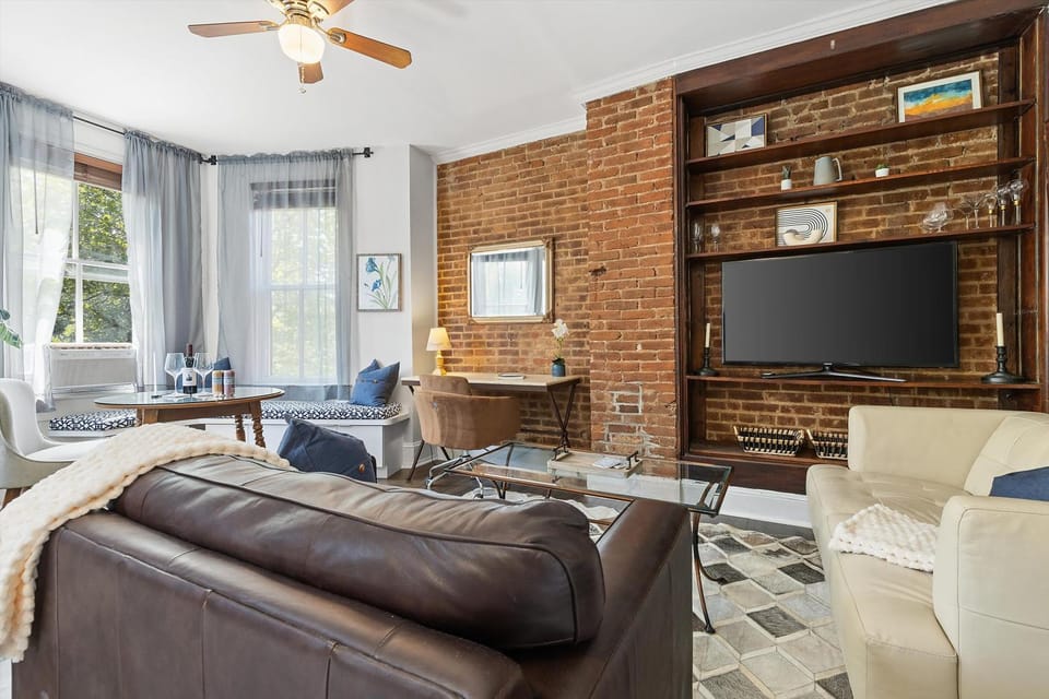Beautiful 1-BR Flat Nestled Between Dupont & Logan Apartment in Arlington