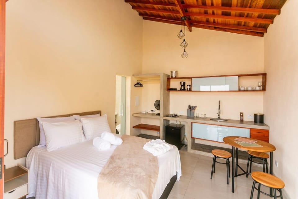 Bedroom, kitchen