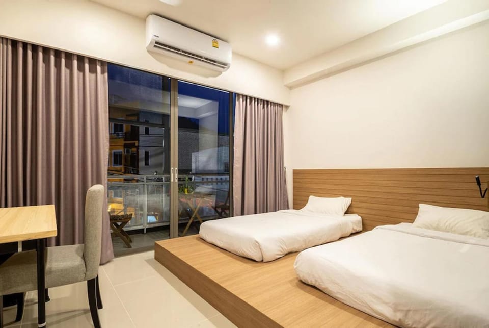 Bed, Photo of the whole room, Bedroom, air conditioner
