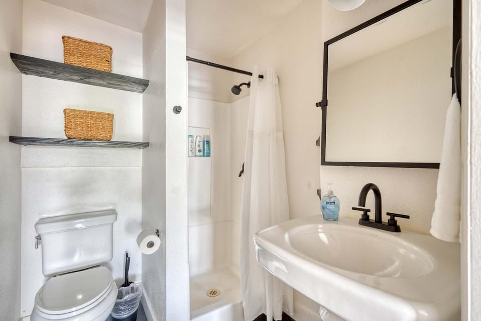 Stay Portland - La Casa Burnside -Local Eateries -Shops - Bars Apartment in Portland