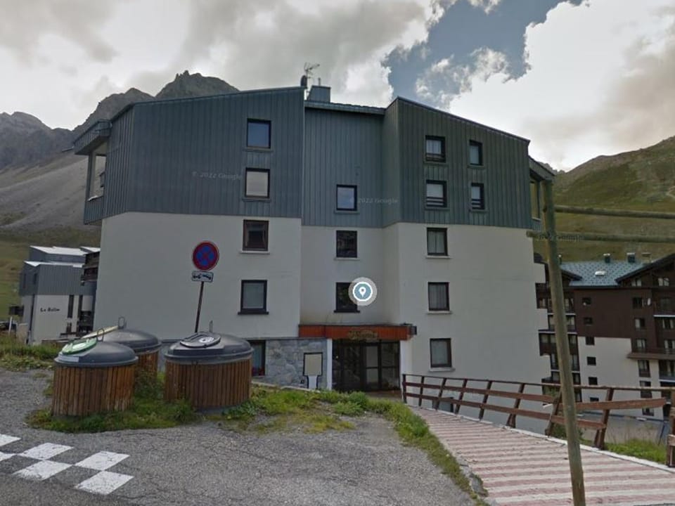 Appartement rénové 2 pièces, proche pistes, balcon - FR-1-502-575 Apartment in Tignes