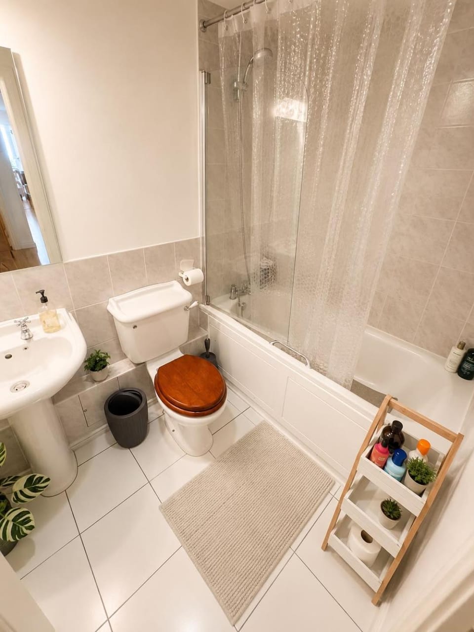 The Kensington Elegant Executive Residence Apartment in City of Westminster