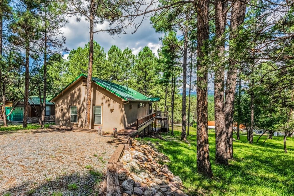 Four Bears Bungalow House in Ruidoso