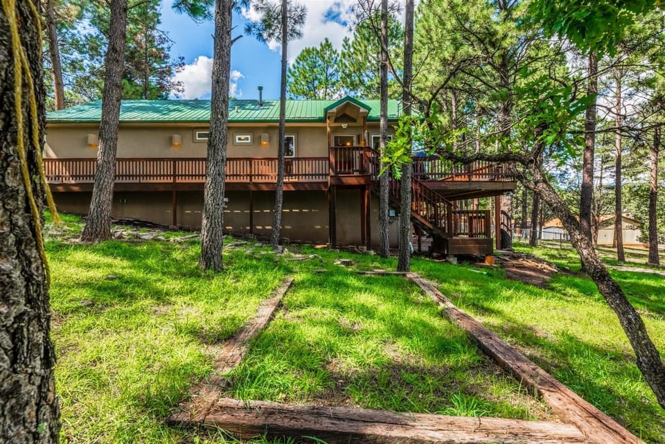 Four Bears Bungalow House in Ruidoso