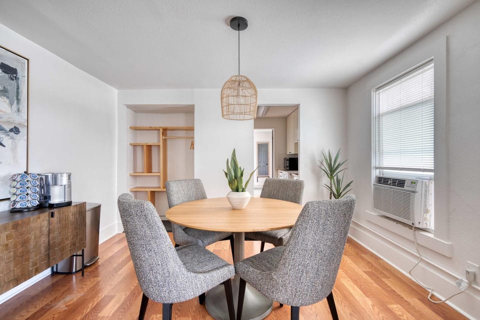 Stay Portland - La Casa Burnside - Local Eateries, Shops, and Bars Apartment in Portland