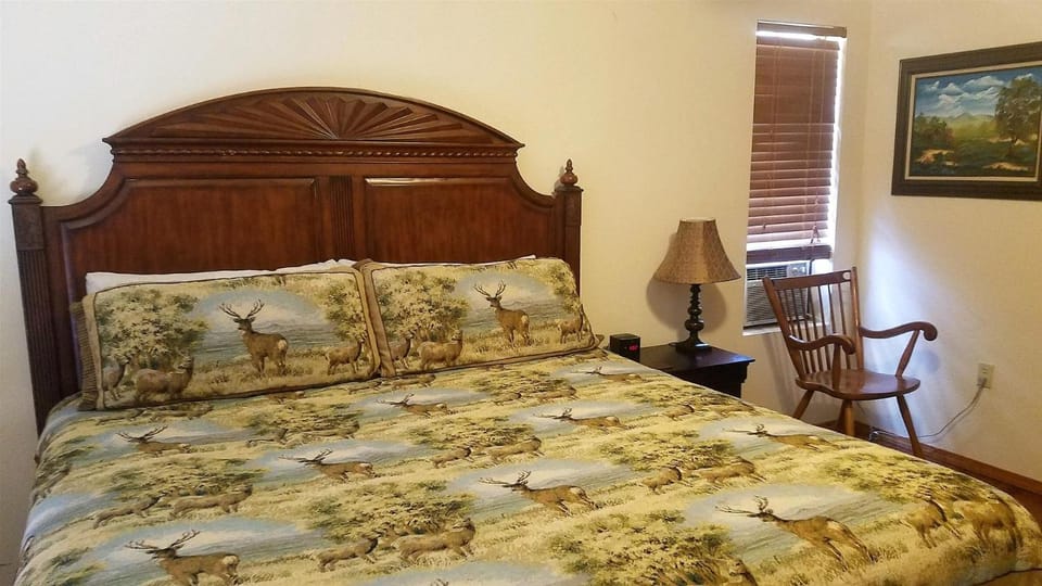 Honey Bear Cabin Cabin in Ruidoso