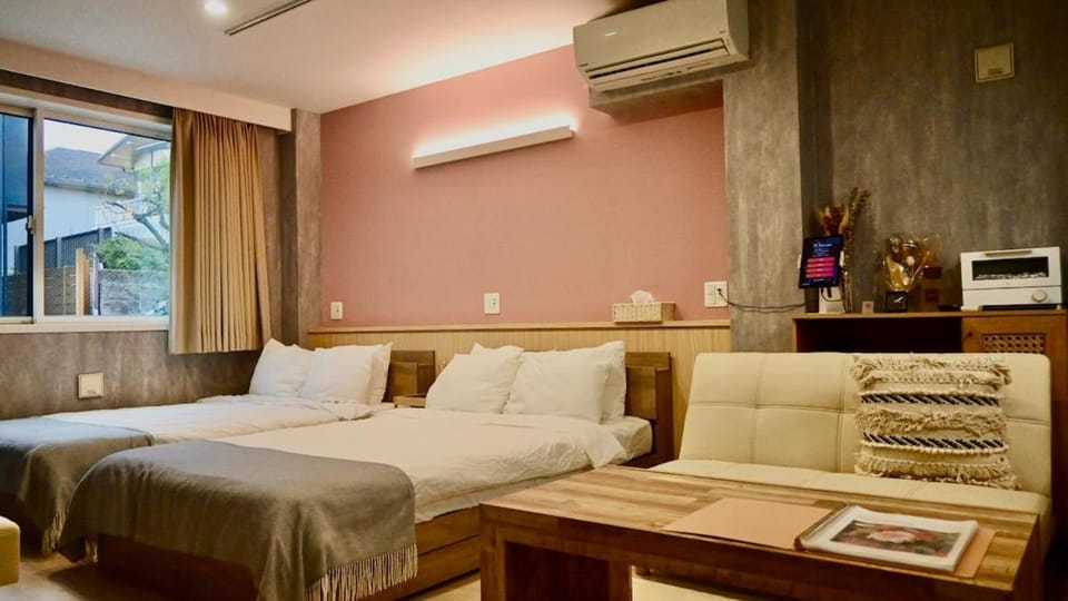 Bed, Living room, Bedroom