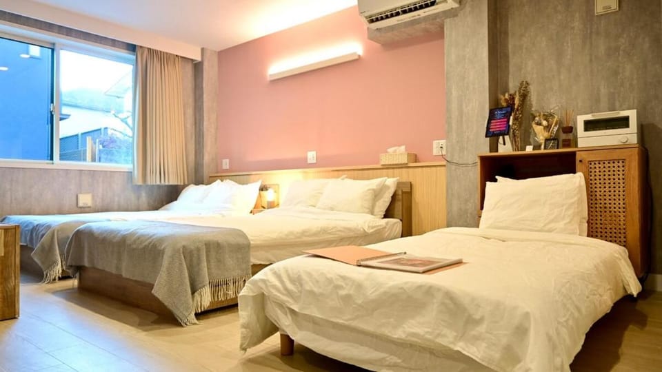 Photo of the whole room, Bedroom