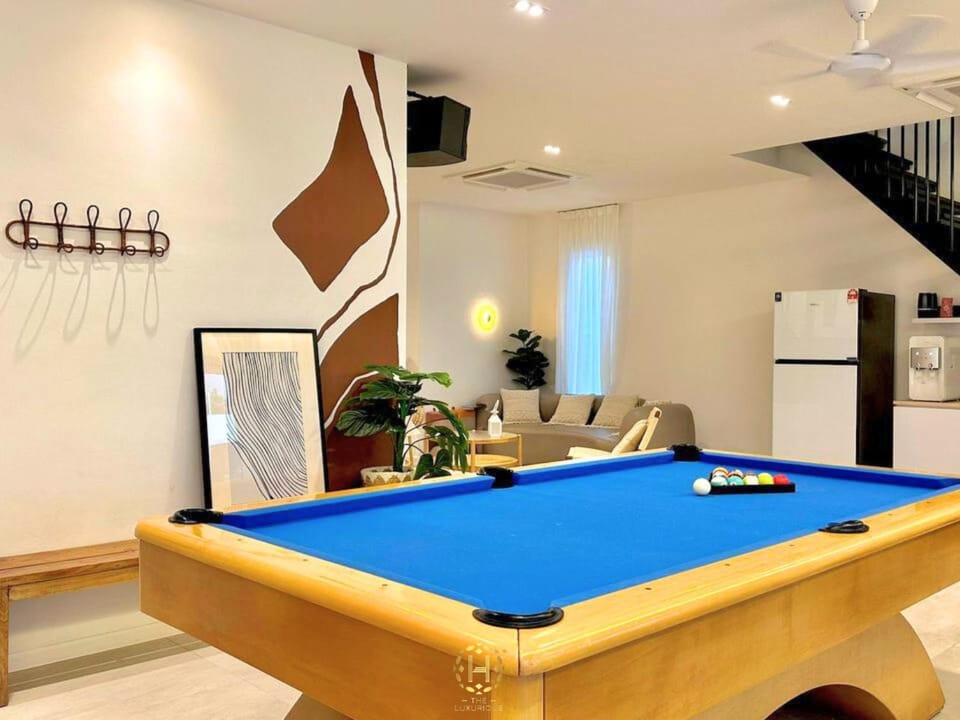 Game Room, Evening entertainment