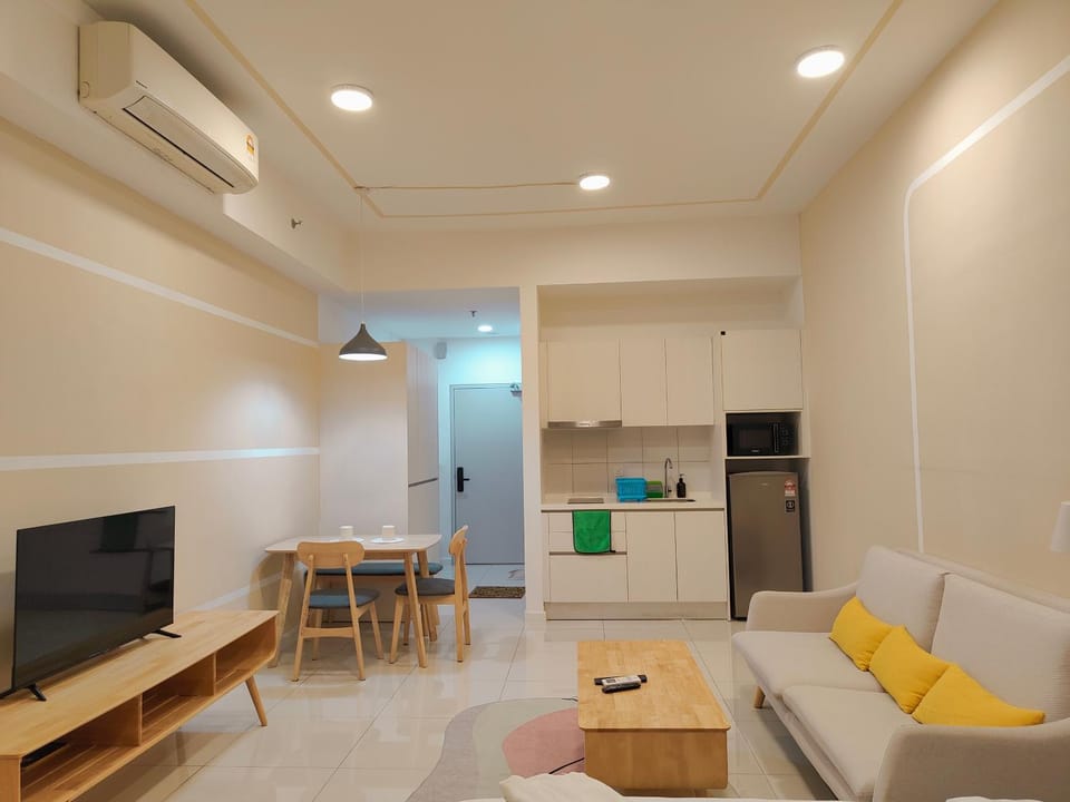 Communal lounge/ TV room, TV and multimedia, Kitchen or kitchenette, Living room, Seating area, Dining area, Evening entertainment, minibar, oven, air conditioner