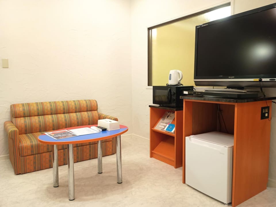 Hotel PUTIT BELLプチベル-1台駐車無料イオンモール沖縄ライカムまで車で6分 Hotel in Okinawa Prefecture