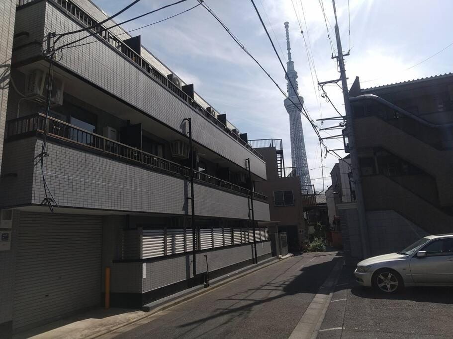 Property building, Day