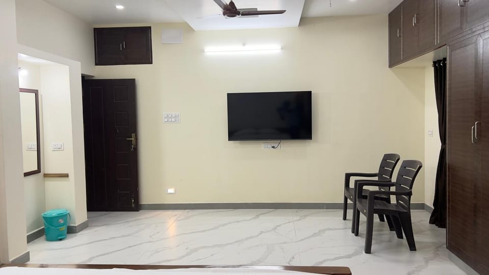 TV and multimedia, Seating area