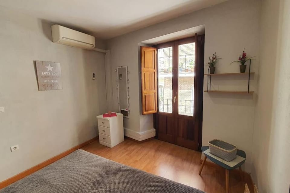 Aloja T Elvira Apartment in Granada