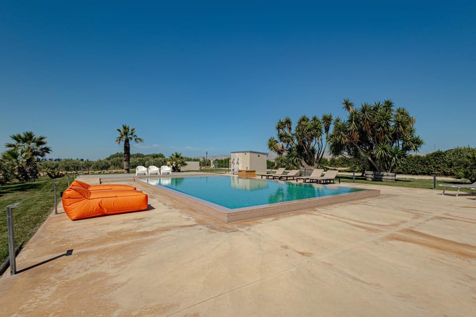 Day, Natural landscape, Pool view, Swimming pool, sunbed