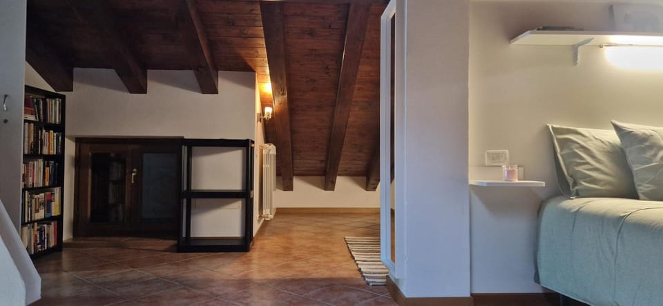 Bed, Decorative detail, Bedroom