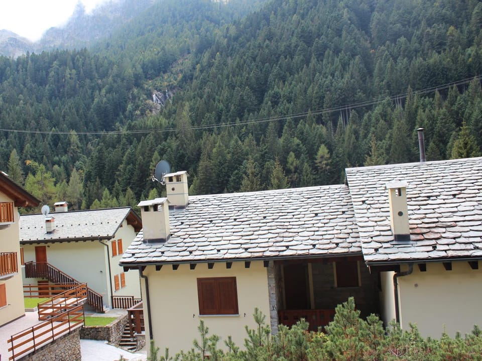 Property building, Day, Natural landscape, Mountain view